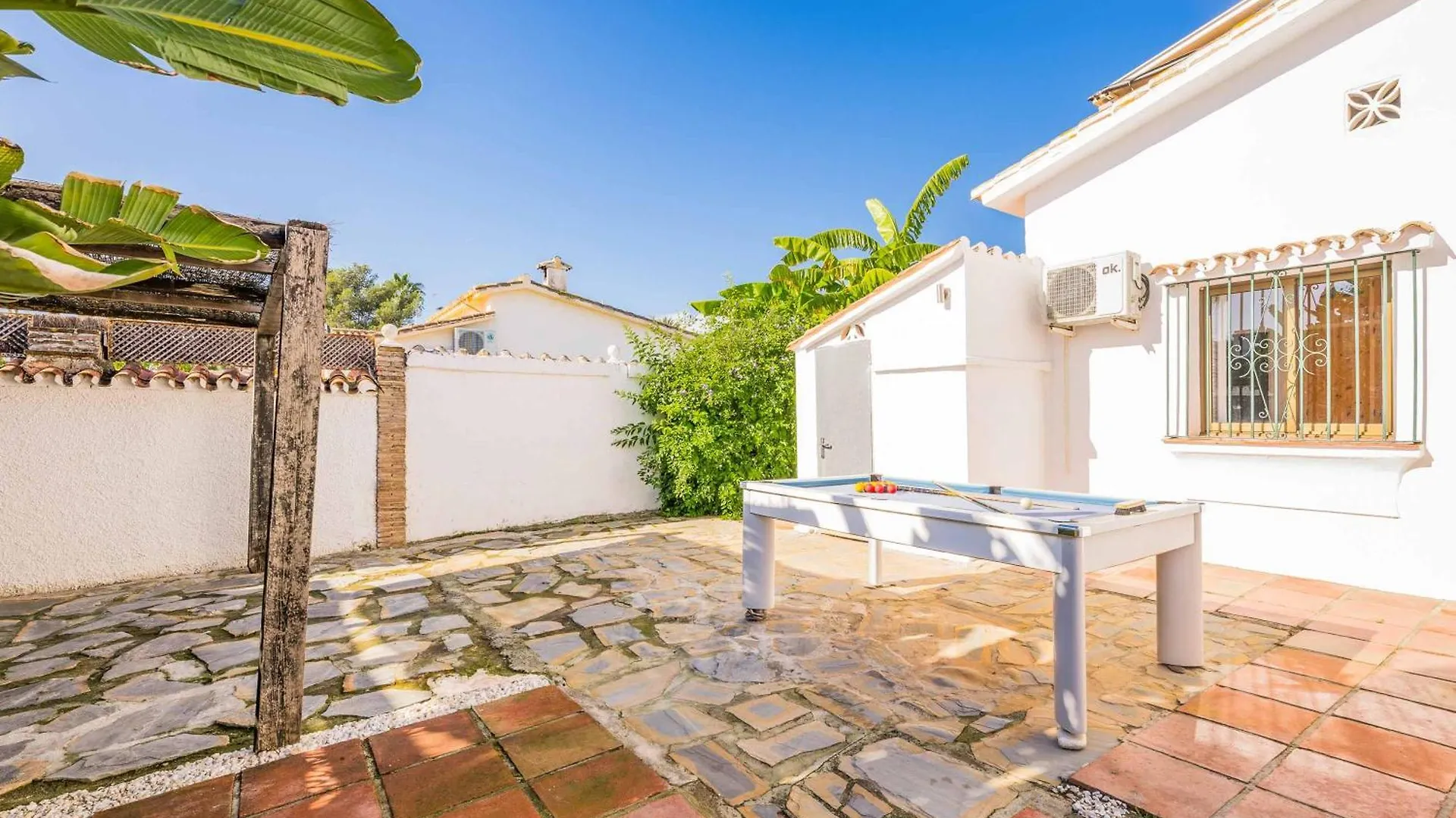 Villa Bart Estepona 0*,  Spain